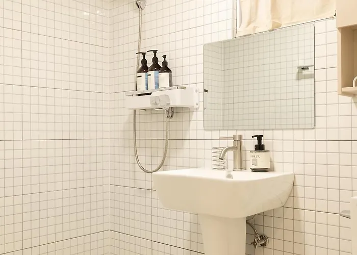 Soohah Stay, Line 9 Express Yeomchang Station 6 Minutes, Incheon Airport, Hongdae, Gangnam, Gocheok Dome, 6-person Two-room *