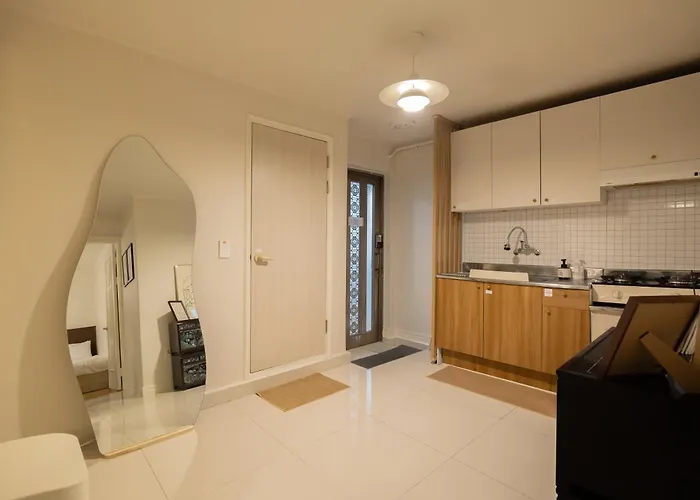 Soohah Stay, Line 9 Express Yeomchang Station 6 Minutes, Incheon Airport, Hongdae, Gangnam, Gocheok Dome, 6-person Two-room 首爾