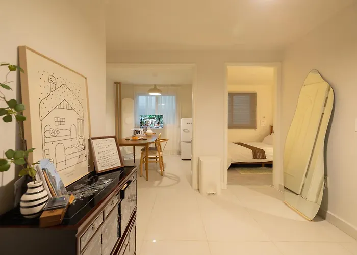 Soohah Stay, Line 9 Express Yeomchang Station 6 Minutes, Incheon Airport, Hongdae, Gangnam, Gocheok Dome, 6-person Two-room 公寓 *