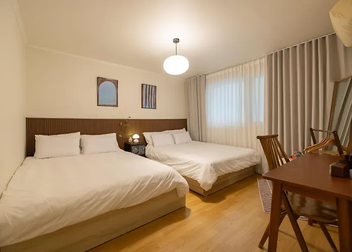 Soohah Stay, Line 9 Express Yeomchang Station 6 Minutes, Incheon Airport, Hongdae, Gangnam, Gocheok Dome, 6-person Two-room 公寓